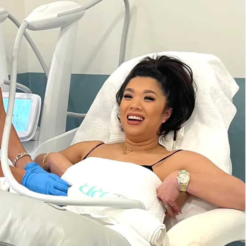 KimmyLien Nguyen tijdens haar behandeling bij RB Clinics